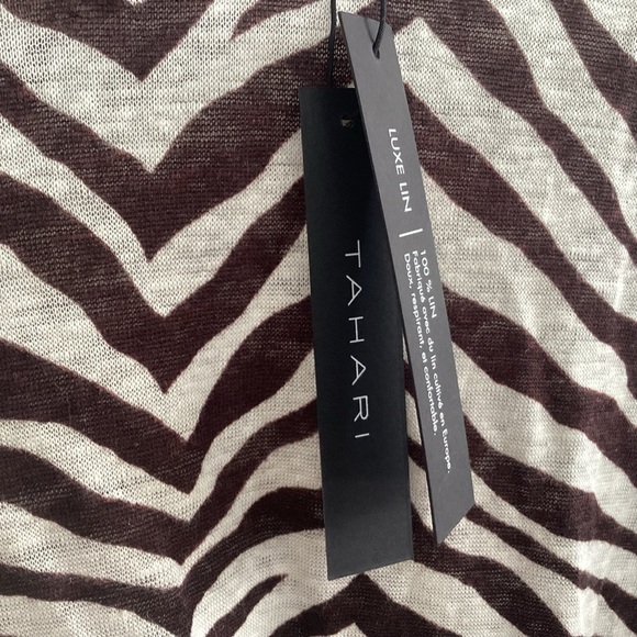 Tahari Plus size Tiger Stripe V-Neck Cap Sleeve Linen Jersey Black/White 1X NWT - Picture 3 of 4